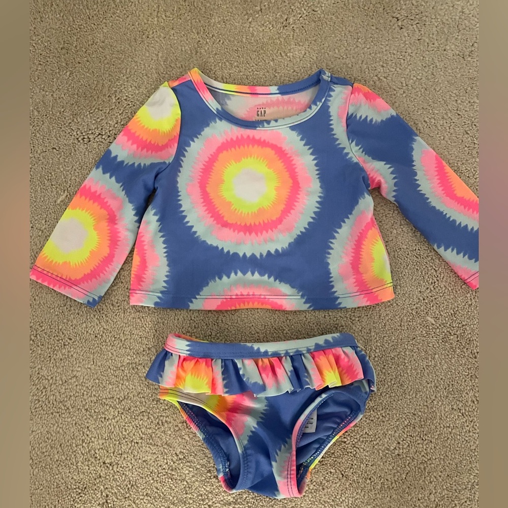 Size 0-6 months Gap baby two piece swimsuit.